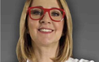 Debora Villa in scena a Milano