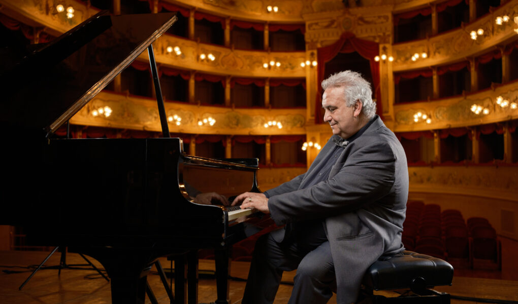 Santa Festival Winter 2023 incontro con il pianoforte di Palmiro Simonini